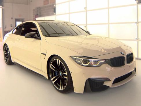 Used 2018 BMW M4 Coupe w/ Ultimate Package RWD image 2