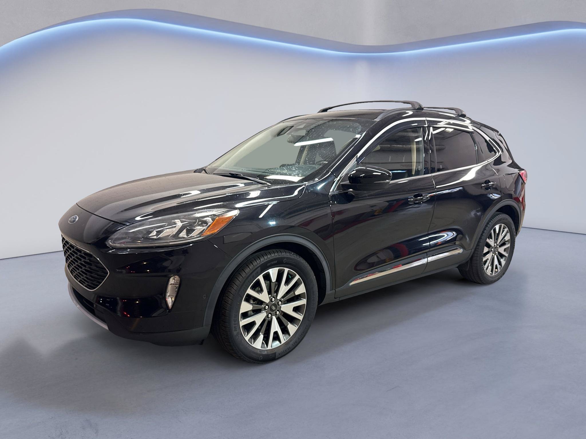 Used 2020 Ford Escape Titanium AWD/4WD image 3