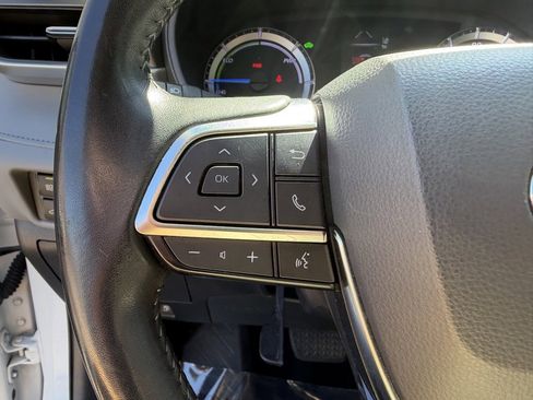 Used 2020 Toyota Highlander LE image 21