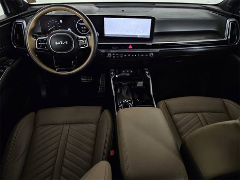 Used 2024 Kia Sorento SX Prestige w/ Olive Brown Leather Package image 9