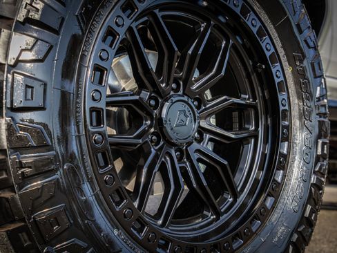 New 2025 Ford Bronco Badlands image 18