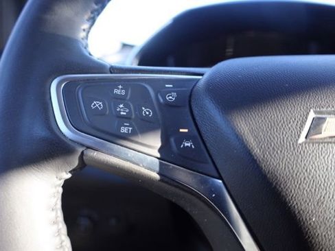 Used 2018 Chevrolet Equinox Premier image 24