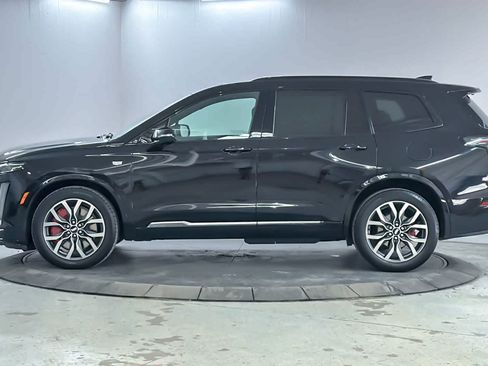 Used 2023 Cadillac XT6 Sport w/ Technology Package AWD/4WD image 5