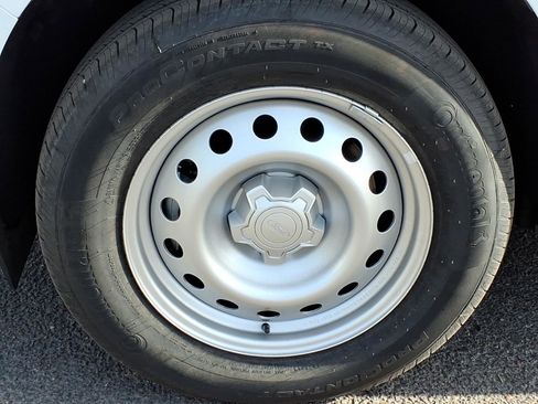 Used 2025 Ford Maverick XL w/ Equipment Group 101A image 9