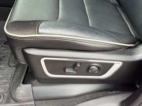 Used 2023 RAM 1500 Laramie AWD/4WD image 16