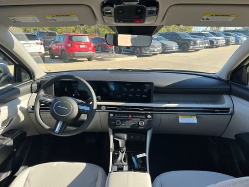 Used 2026 Hyundai Tucson SE FWD image 19