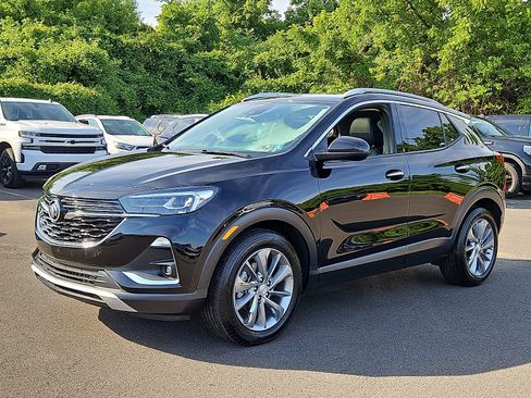 Used 2023 Buick Encore GX Essence w/ Experience Buick Package FWD image 3
