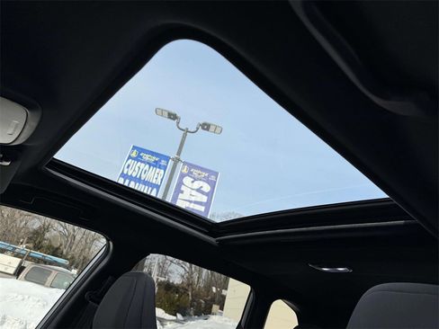 Used 2025 Subaru Forester Premium image 18