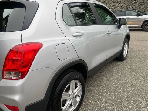 Used 2020 Chevrolet Trax LS image 31