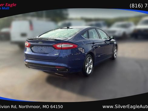 Used 2015 Ford Fusion SE w/ Equipment Group 201A FWD image 5