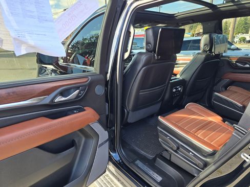 Used 2023 GMC Yukon Denali Ultimate image 18