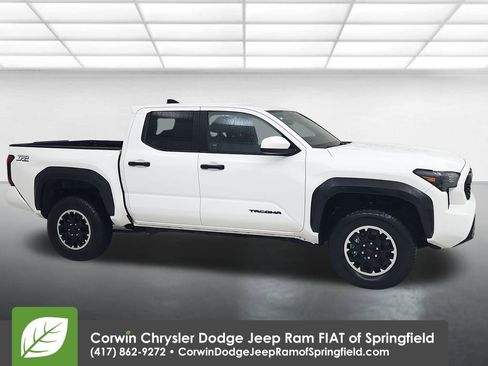 Used 2024 Toyota Tacoma TRD Off-Road image 1