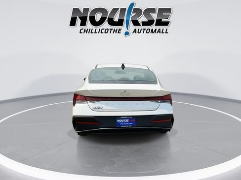 Used 2024 Hyundai Elantra SEL FWD image 7