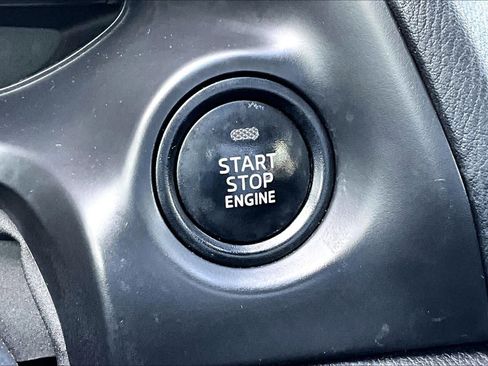 Used 2017 MAZDA MAZDA3 Touring image 34