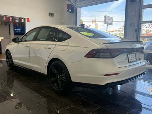 Used 2023 Honda Accord Sport image 4