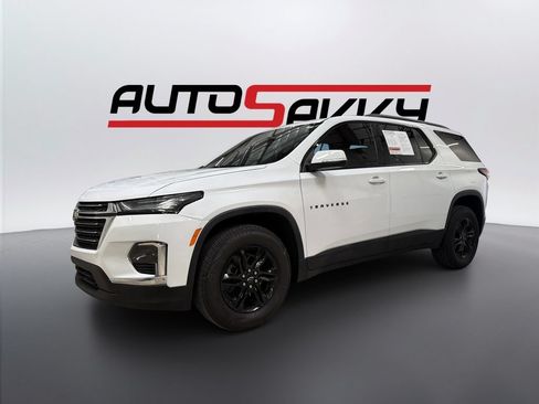 Used 2023 Chevrolet Traverse LT FWD image 1