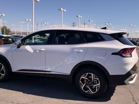 Used 2025 Kia Sportage LX AWD/4WD image 7