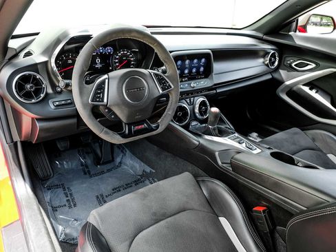 Used 2019 Chevrolet Camaro SS RWD image 4