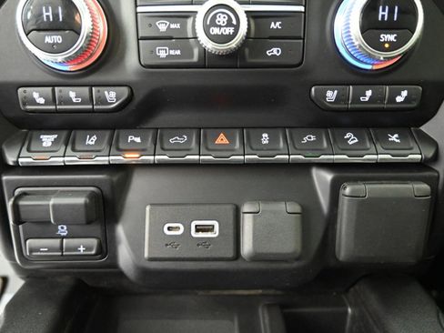 Used 2021 GMC Sierra 3500 AT4 image 35