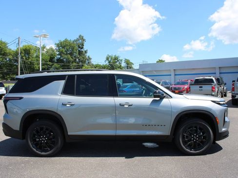 New 2026 Chevrolet Traverse LT w/ Midnight/Sport Edition FWD image 11
