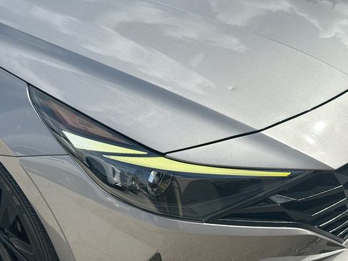 Used 2021 Hyundai Elantra SEL FWD image 31
