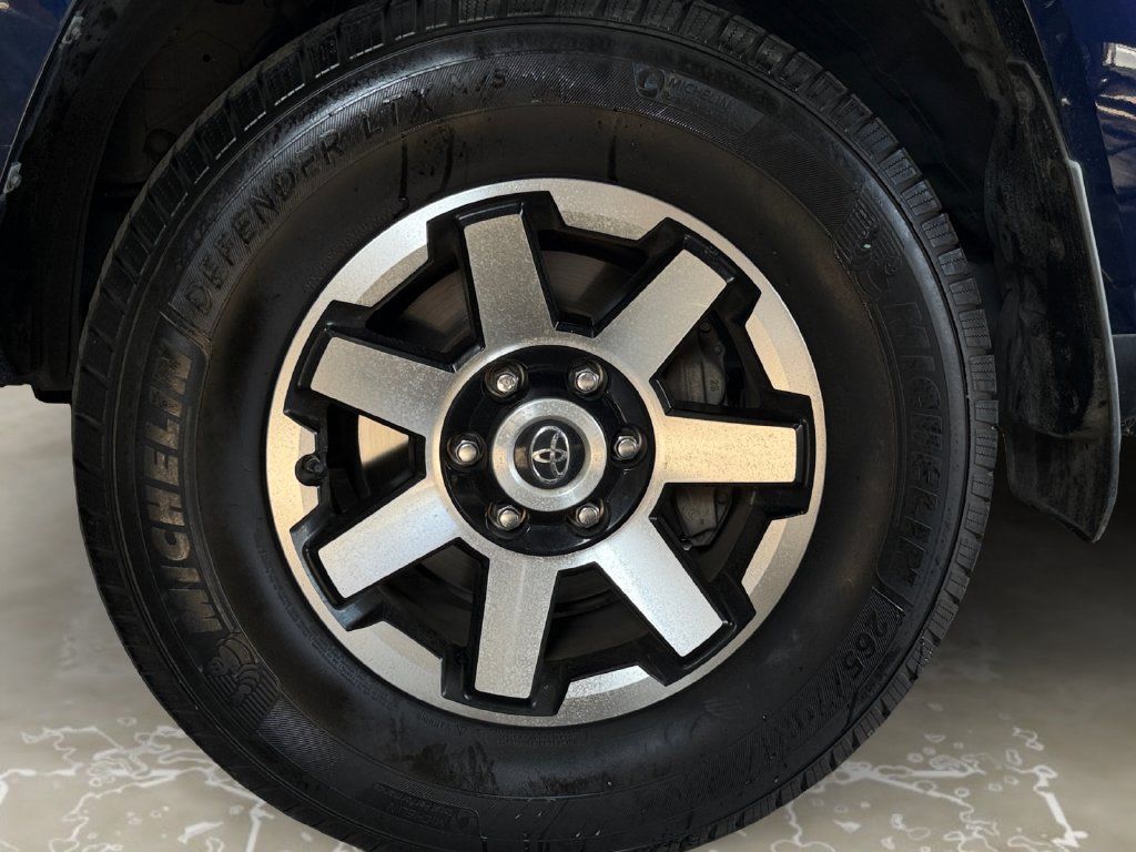 Used 2019 Toyota 4Runner TRD Off-Road AWD/4WD image 14