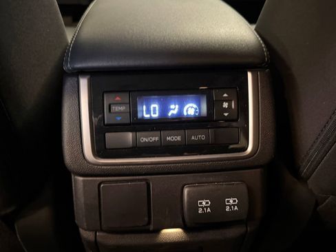 Used 2021 Subaru Ascent Premium w/ Convenience Package image 24