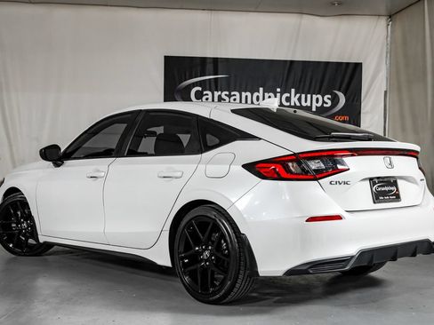 Used 2023 Honda Civic Sport image 10