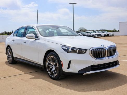 New 2027 BMW 530i xDrive AWD/4WD image 3