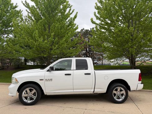 Used 2016 RAM 1500 Express w/ Popular Equipment Group AWD/4WD image 14