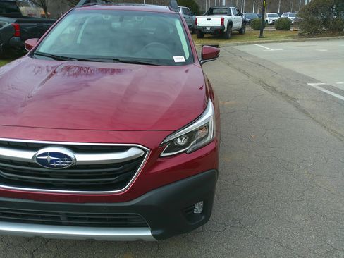 Used 2022 Subaru Outback Limited image 6