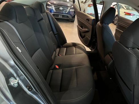 Used 2025 Nissan Altima 2.5 SV FWD image 36