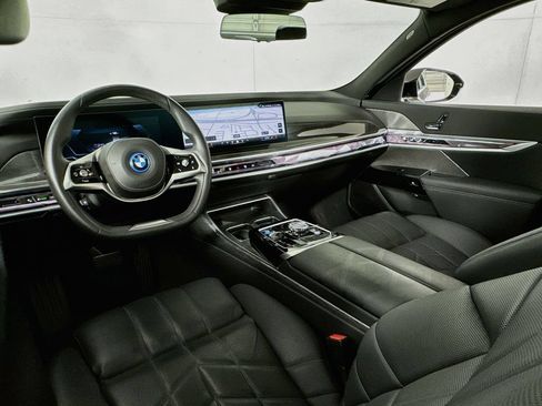 Used 2023 BMW i7 xDrive60 AWD/4WD image 31