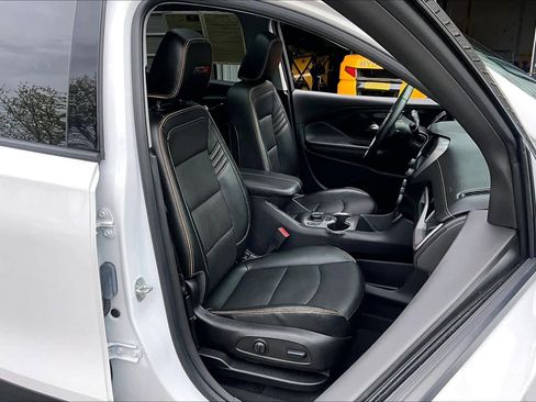 Used 2023 GMC Terrain AT4 w/ Infotainment Package II AWD/4WD image 8