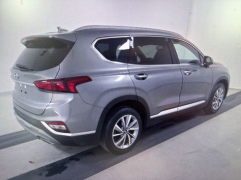 Used 2019 Hyundai Santa Fe SEL image 2