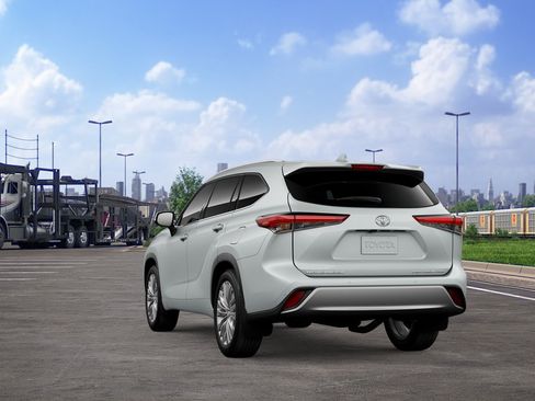 New 2026 Toyota Highlander Platinum AWD/4WD image 7