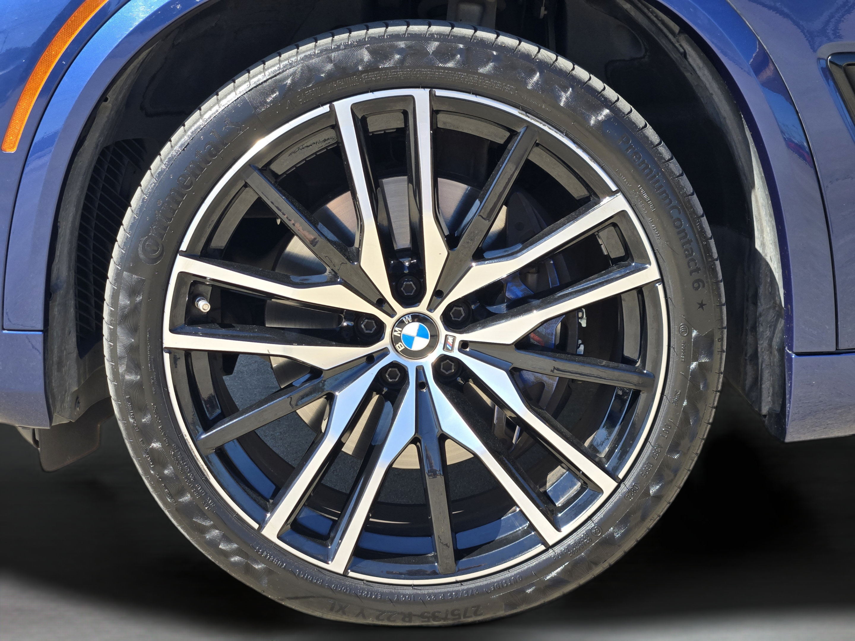 Used 2022 BMW X5 xDrive40i w/ M Sport Package AWD/4WD image 34