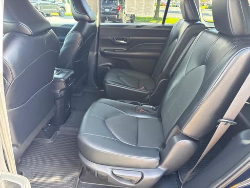 Certified 2024 Toyota Grand Highlander AWD image 6