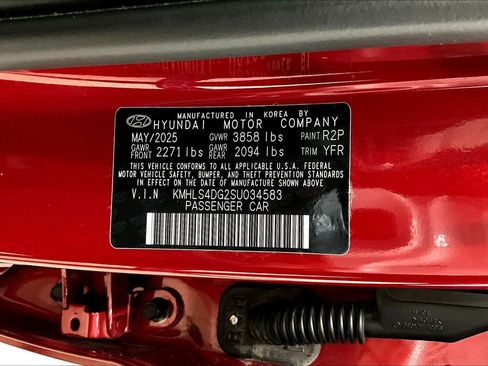 Used 2025 Hyundai Elantra SEL FWD image 35