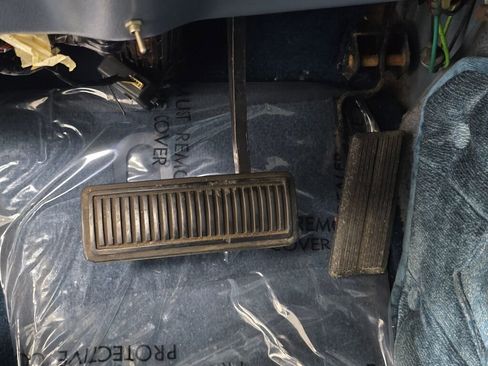 Used 1991 Dodge B2500 image 94