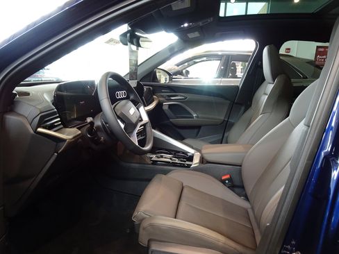 New 2025 Audi Q5 Prestige image 3