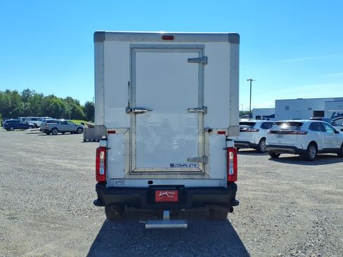 Used 2024 Ford F250 XL RWD image 4