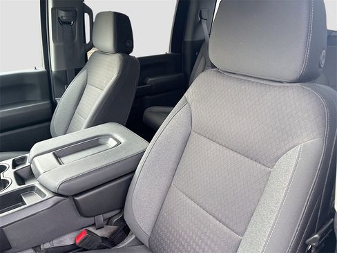 Used 2025 Chevrolet Silverado 2500 Custom w/ Custom Value Package image 20