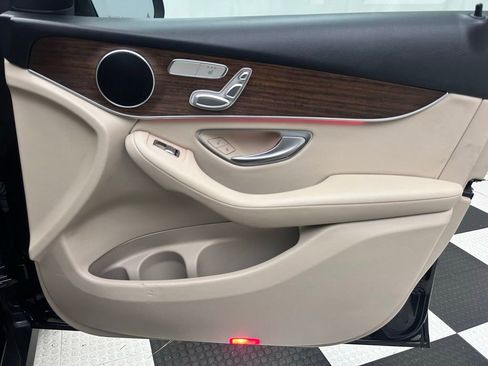 Used 2022 Mercedes-Benz GLC 300 GLC 300 image 16