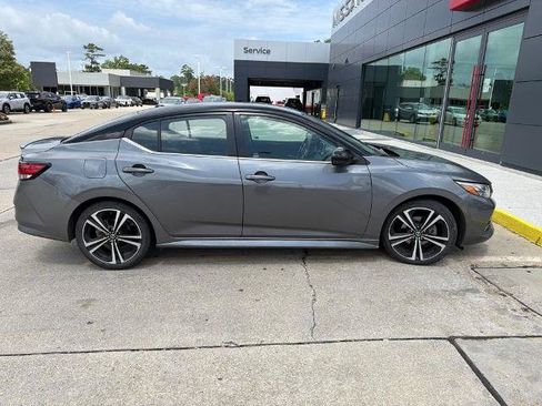 Certified 2022 Nissan Sentra SR w/ Electronics Package FWD image 1