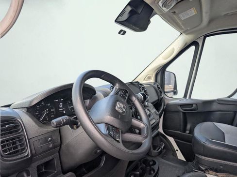 Used 2023 RAM ProMaster 2500 FWD image 8