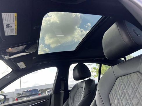 Used 2022 BMW 530e w/ Premium Package image 22