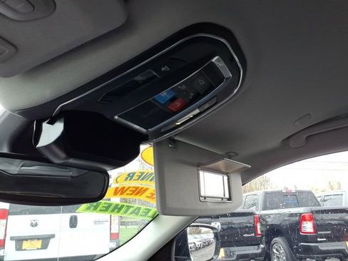 Used 2023 Jeep Grand Cherokee L Limited AWD/4WD image 21