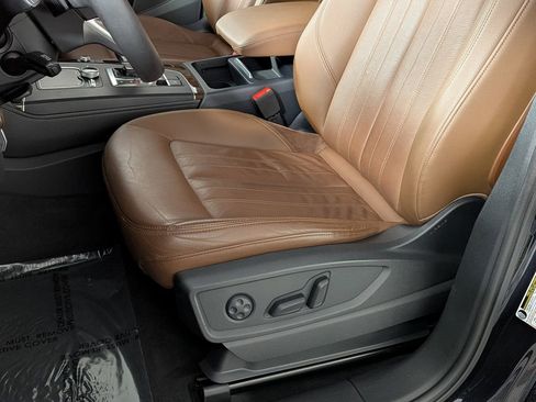 Used 2018 Audi Q5 Prestige w/ Prestige Package image 19