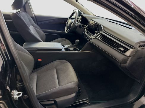 Used 2025 Toyota Camry LE image 32